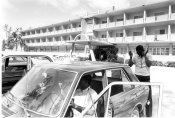 UN, No. 1008 Tobacco in Front of the Royal Taga Hotel